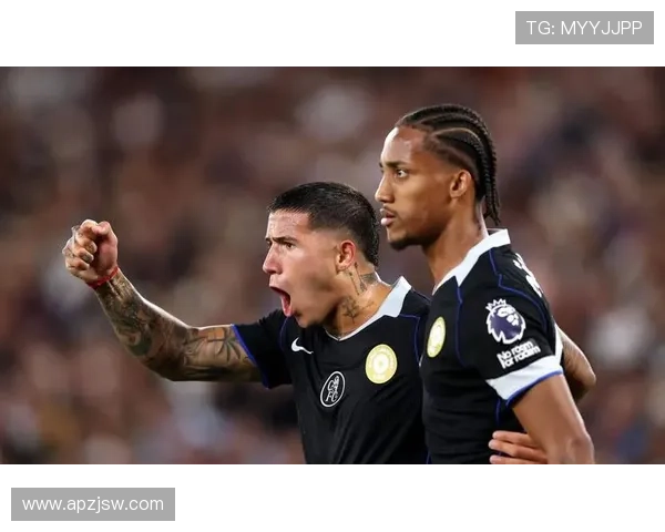 西汉姆联顽强逆转获胜 迎来本赛季第二场胜利 西汉姆联顽强逆转获胜 迎来本赛季第二场胜利