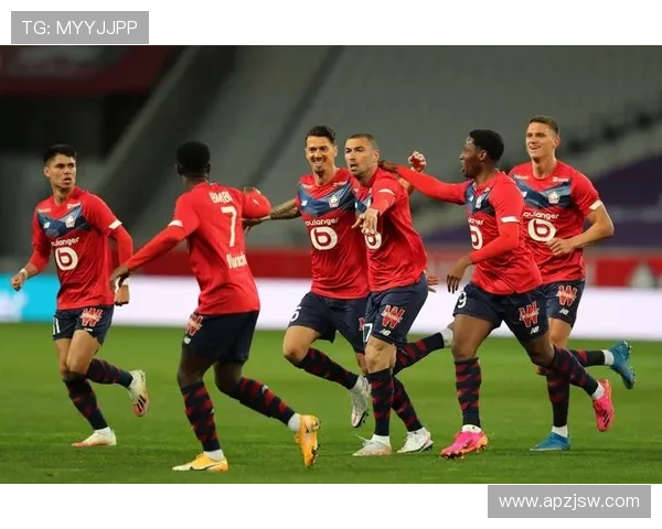 法甲赛场蒙彼利埃主场逆转劲敌终收久违胜利重燃球队士气与信心的