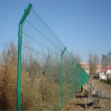 【四川高速公路护栏网价格公路双边丝护栏网铁丝网围栏图片】四川高速公路护栏网价格公路双边丝护栏网铁丝网围栏