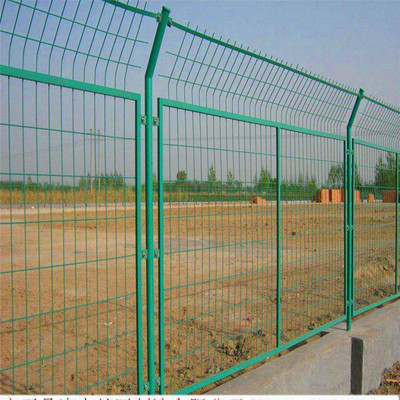 成都高速公路护栏网,交通护栏网,铁路护栏网 公路护栏网厂家